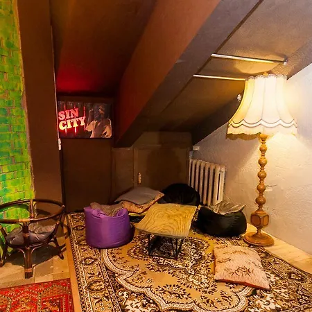 Riverside Hostel *