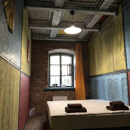 Riverside Hostel *